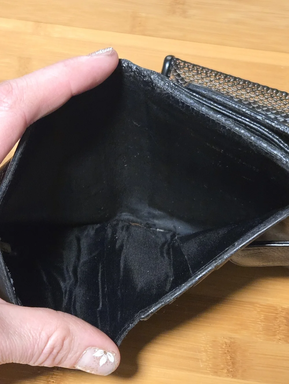 CHANEL BLACK CAVIAR LEATHER BIFOLD WALLET - Picture 8 of 16